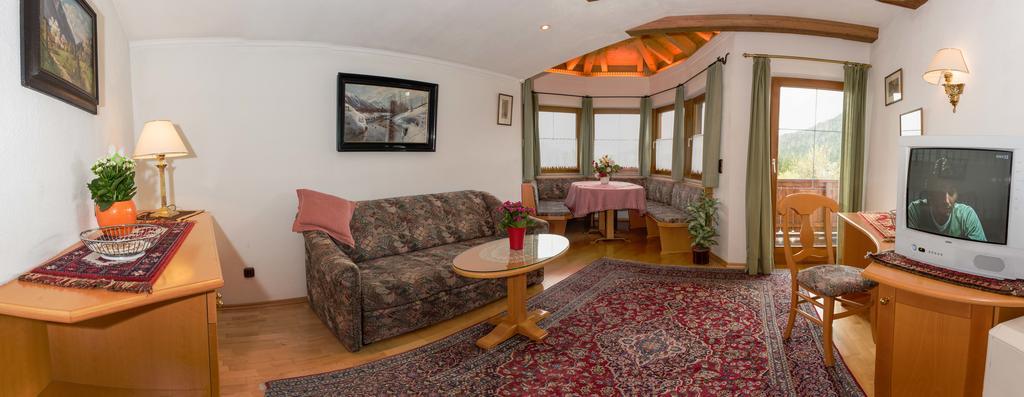 Kreuzhof Seefeld Seefeld in Tirol Room photo