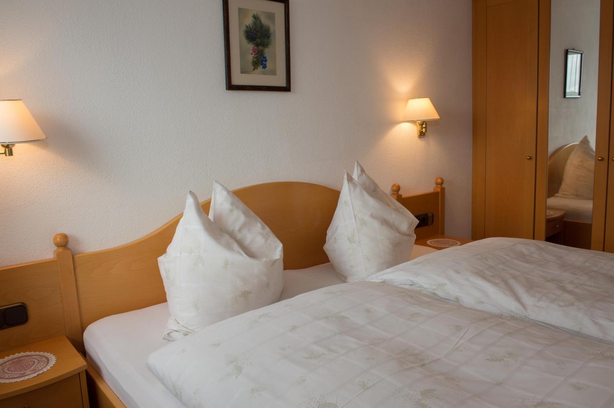 Kreuzhof Seefeld Seefeld in Tirol Room photo